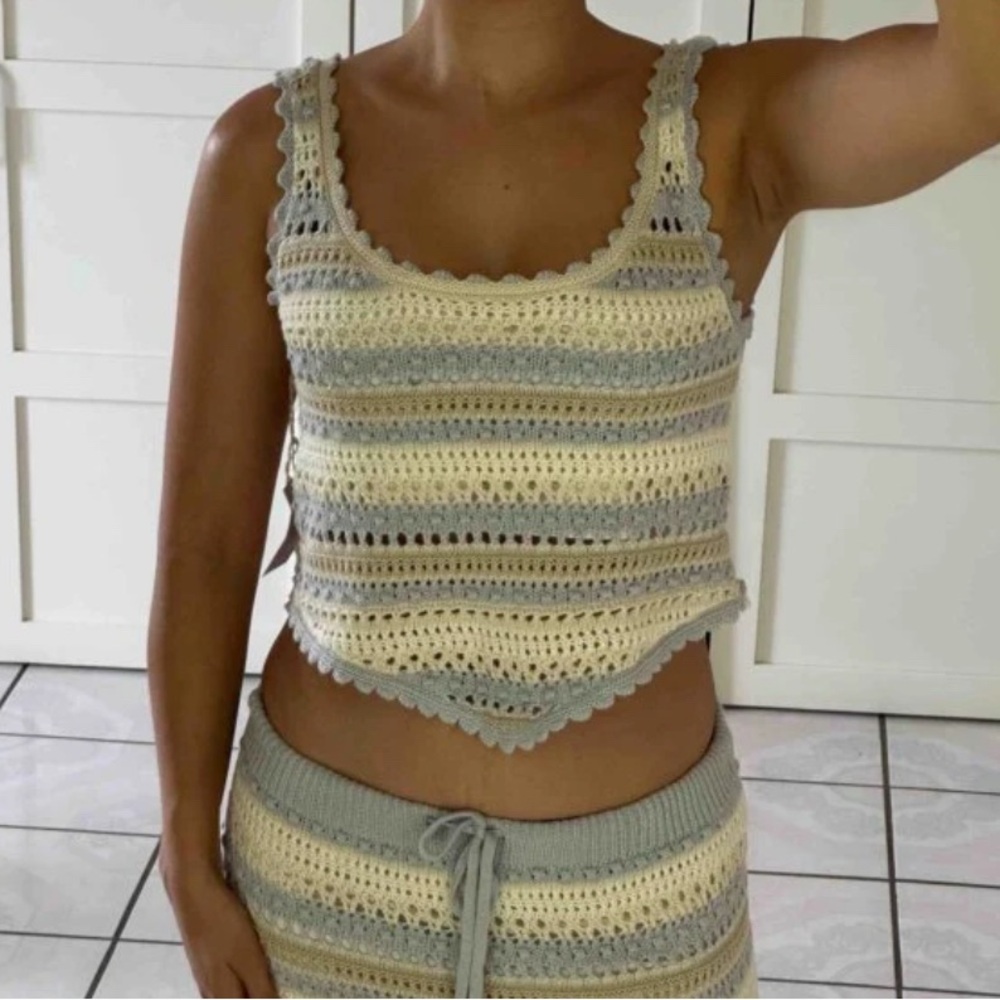 JESSICA SIMPSON Crochet Tank Top in Cream and Gray
